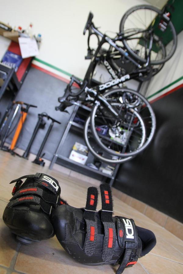 Lo Scoiattolo Piedmont Bike Hotel Pralormo Bagian luar foto