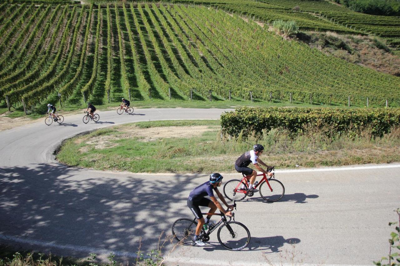 Lo Scoiattolo Piedmont Bike Hotel Pralormo Bagian luar foto