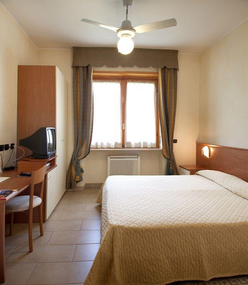 Lo Scoiattolo Piedmont Bike Hotel Pralormo Bagian luar foto