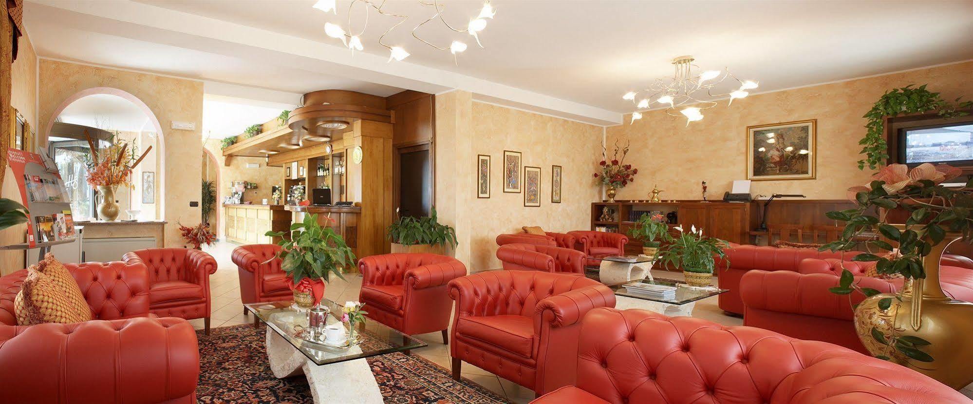 Lo Scoiattolo Piedmont Bike Hotel Pralormo Bagian luar foto